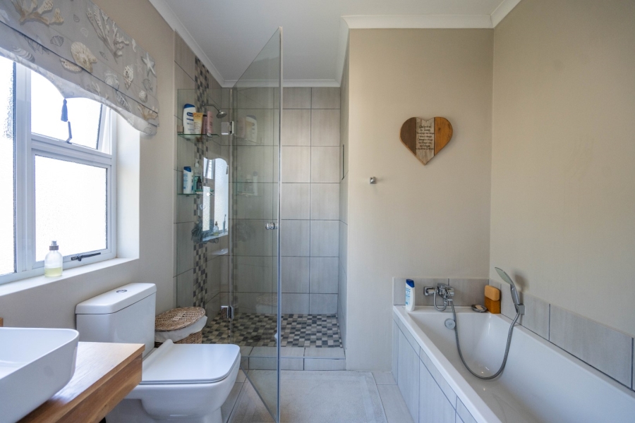 7 Bedroom Property for Sale in Royal Alfred Marina Eastern Cape